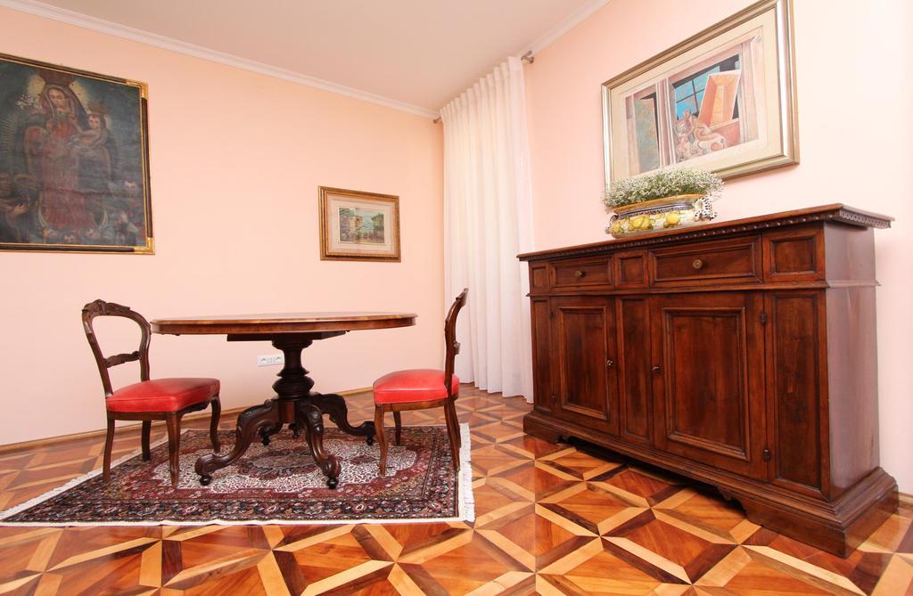 Apartments Casa Menis Rovinj Zimmer foto